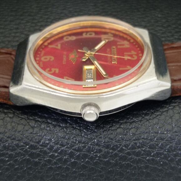 Vintage 1979 Citizen Automatic Mens Silver Watch W/daydate & Red accents - Picture 5 of 10